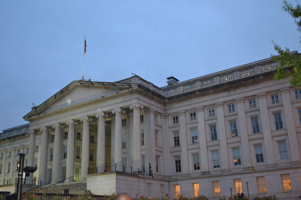 📸Exploring the Heart of the Nation: The U.S. Capitol & National Mall featured image for DC Falls Here.